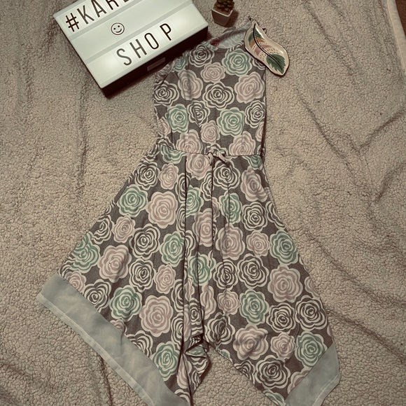 Dress - Picture 1 of 2